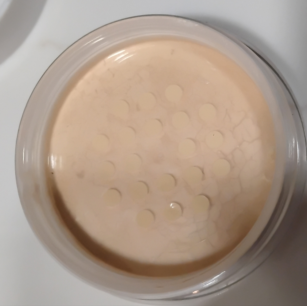Rachel Couture Translucent Powder NEVER USED - Picture 3 of 3